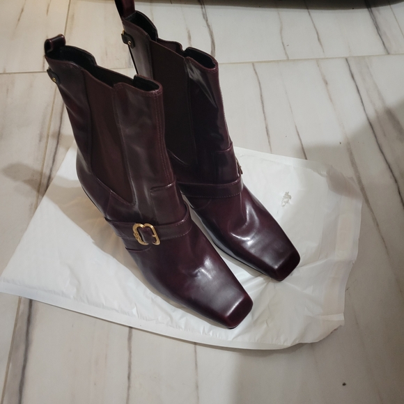Elegant Deep Crimson Ankle Boots - Picture 1 of 9